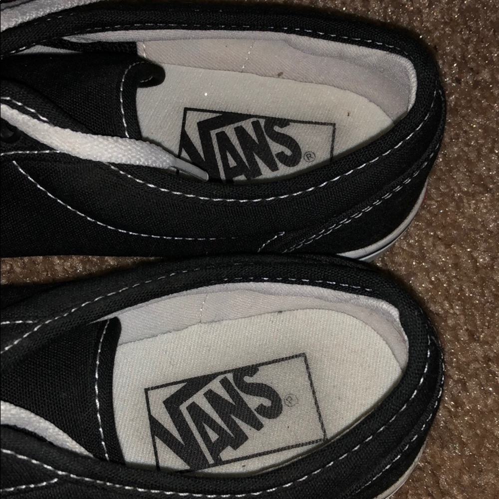 Vans - Picture 5 of 6